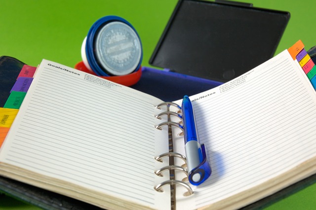 Marketing szeptany 2.0: Jak budować autentyczne rekomendacje w erze mikro- i makroinfluencerów